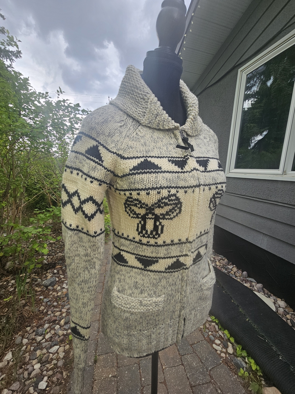 TNA Cream and Black Lambswool Knit Zip Cardigan with Logo Patch